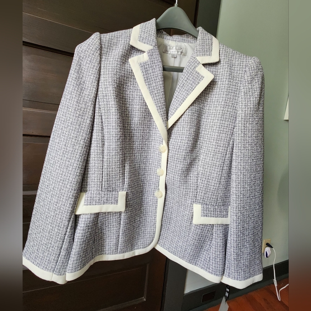 SOLD Tahari Arthur S. Levine size 14 Jacket Light Blue/Grey